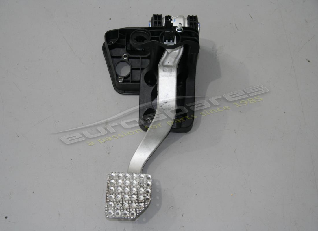SOPORTE DE PEDAL Ferrari USADO. NÚMERO DE PARTE 240760 (1)