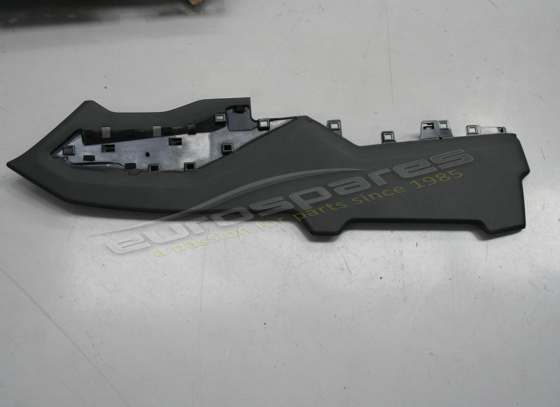 PANEL DE EMBELLECEDOR LATERAL Lamborghini USADO. NÚMERO DE PIEZA 4ML863303FQG8 (1)