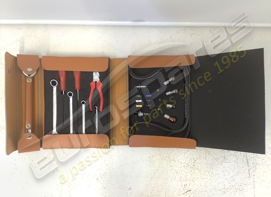 nuevo kit de herramientas ferrari completo. número de parte 169156 (1)