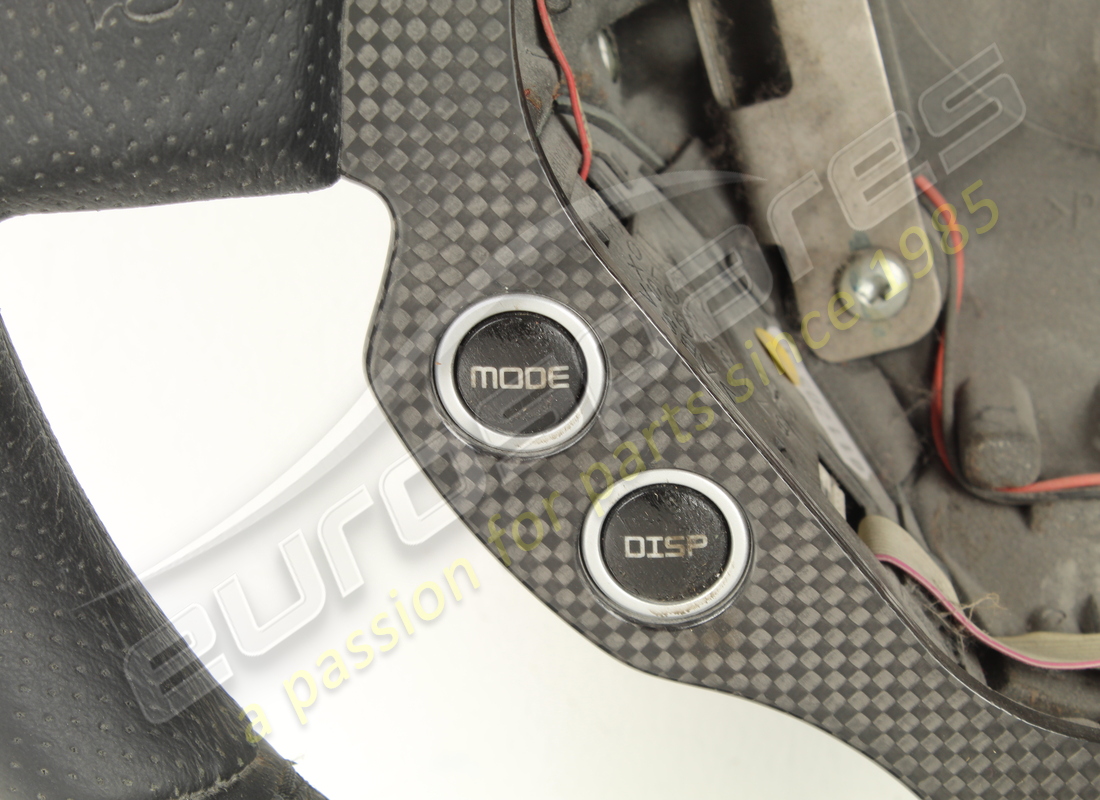 VOLANTE FERRARI USADO. NÚMERO DE PARTE 69455100 (2) volante ferrari usado. número de parte 69455100 (2)