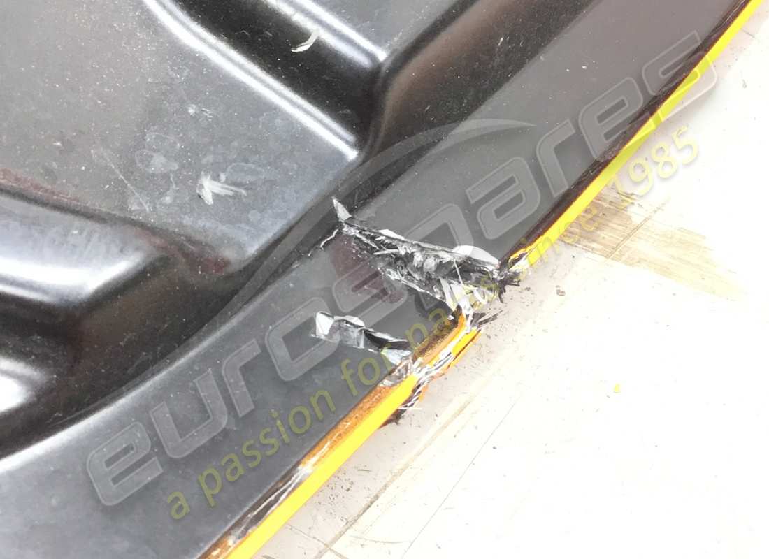 tapa del maletero lamborghini dañada. número de parte 476827025 (7)