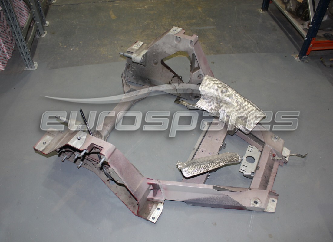 BASTIDOR INFERIOR TRASERO COMPLETO Ferrari USADO. NÚMERO DE PARTE 985240844 (1)