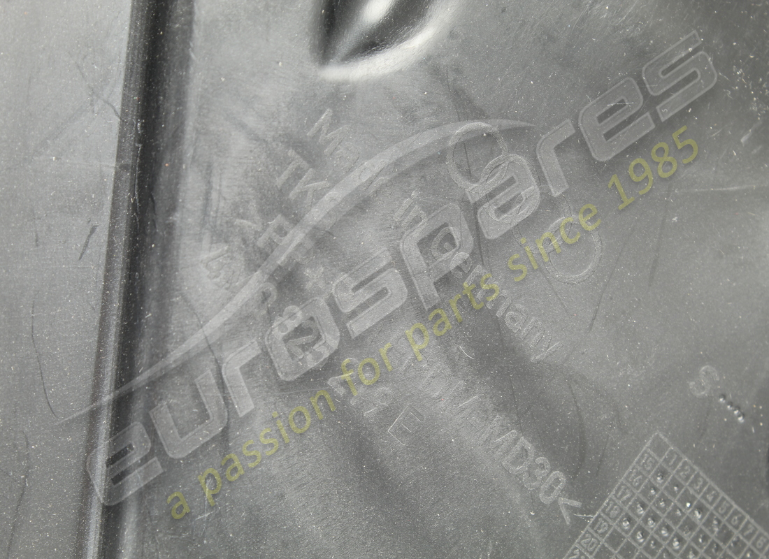 NUEVO LAMBORGHINI BAJOS DE LA CARROCERÍA. NÚMERO DE PIEZA 4M0825219E (3) nuevo lamborghini bajos de la carrocería. número de pieza 4m0825219e (3)