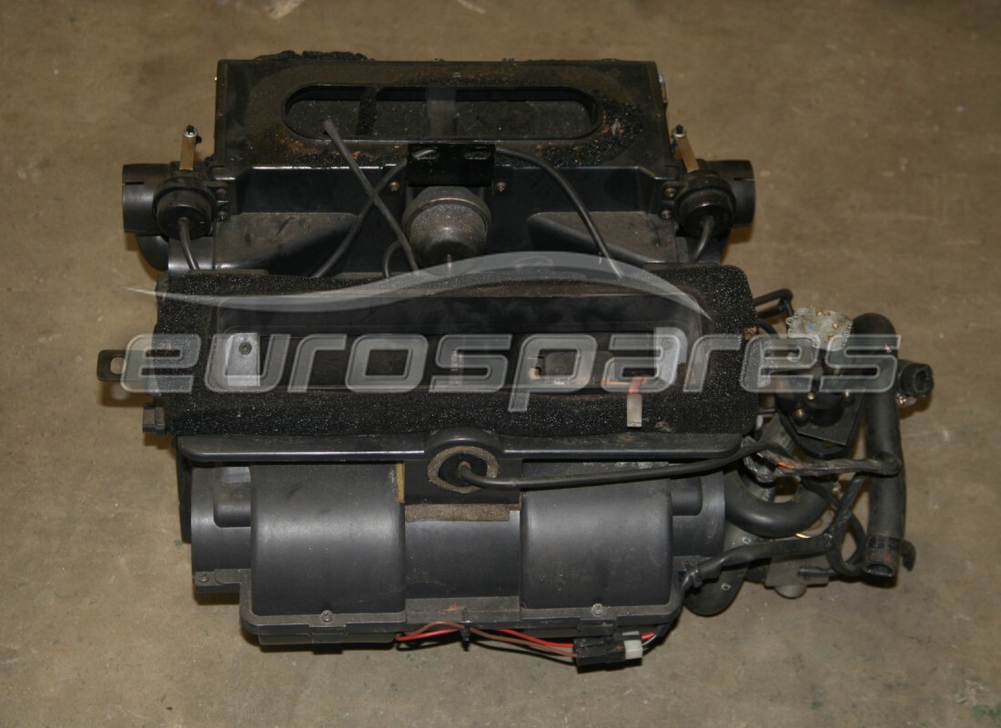 CAJA DE CALENTADOR COMPLETA Maserati USADA. NÚMERO DE PARTE 375515165A (1)