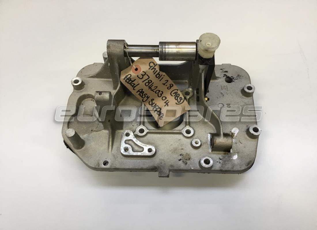 usado maserati soporte. número de parte 378420304 (1)