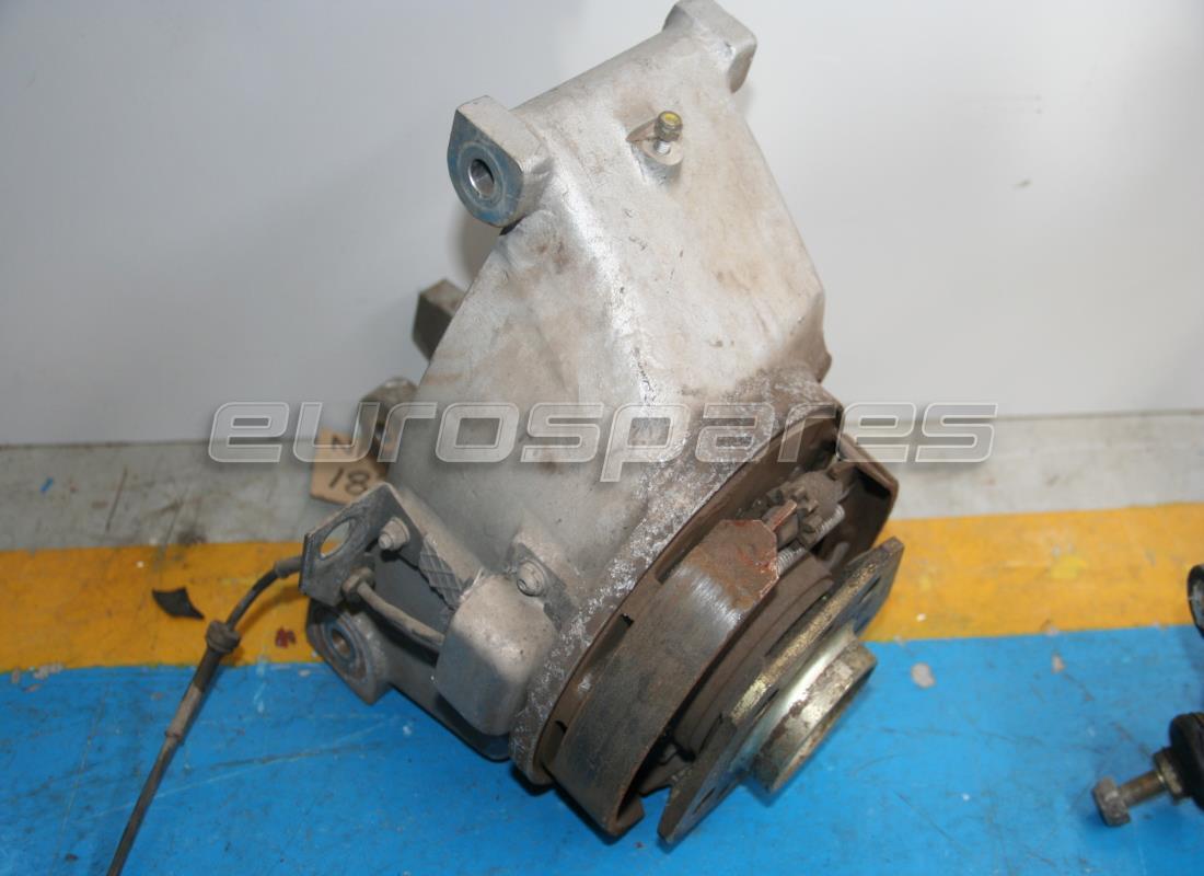 USADO Ferrari SOPORTE DE RUEDA TRASERO IZQUIERDO COMPLETO. NÚMERO DE PIEZA 183324 (1)