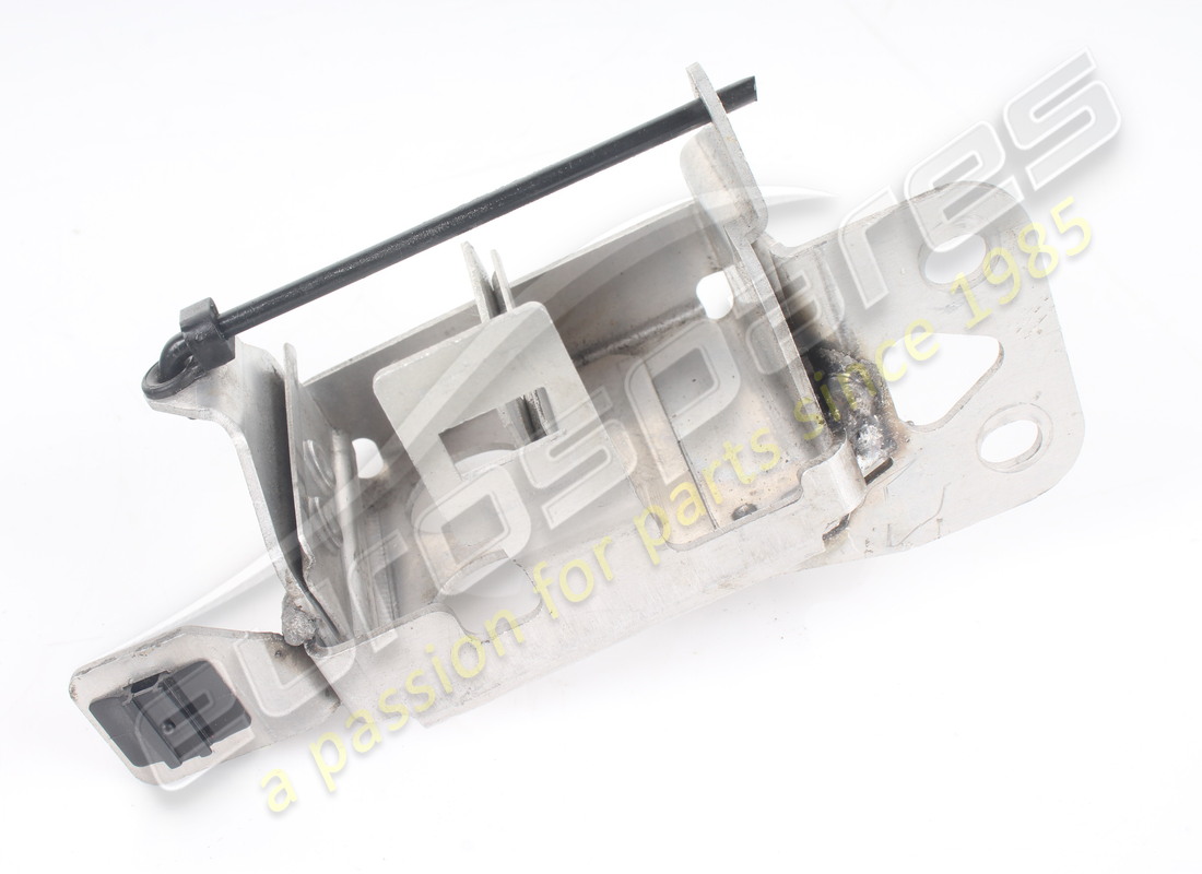 soporte de montaje de válvula tgk usado ferrari. número de pieza 84066200 (2)