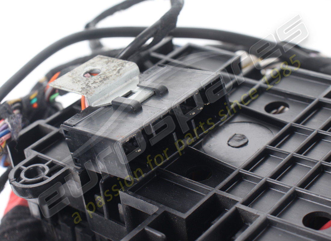 USED FERRARI LH REAR TUNNEL CABLES. PART NUMBER 177914 (5) used ferrari lh rear tunnel cables. part number 177914 (5)