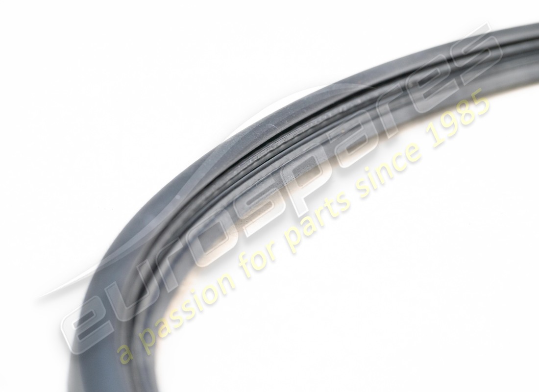 nueva maserati junta del capó trasero. número de pieza 66517200 (2)