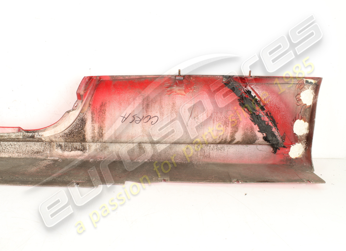 revestimiento bajo puerta rh ferrari usado. número de parte 69831610 (15)