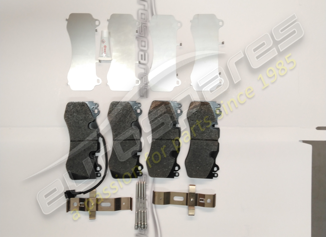 kit de pastillas delanteras nuevo maserati. número de pieza 673013304 (1)