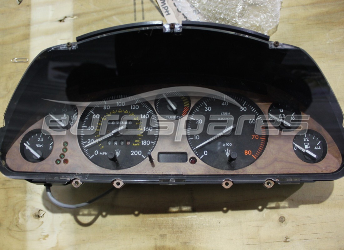 INSTRUMENTO USADO Maserati. CONJUNTO. NÚMERO DE PIEZA 373640101 (1)