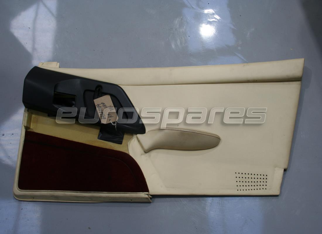 PANEL DE PUERTA DERECHO Ferrari USADO EN CREMA VM3997. NÚMERO DE PARTE 64521004 (1)