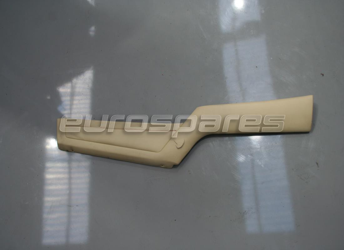 FORRO Ferrari LH SHIELD USADO EN CREMA VM3997 . NÚMERO DE PARTE 63526404 (1)