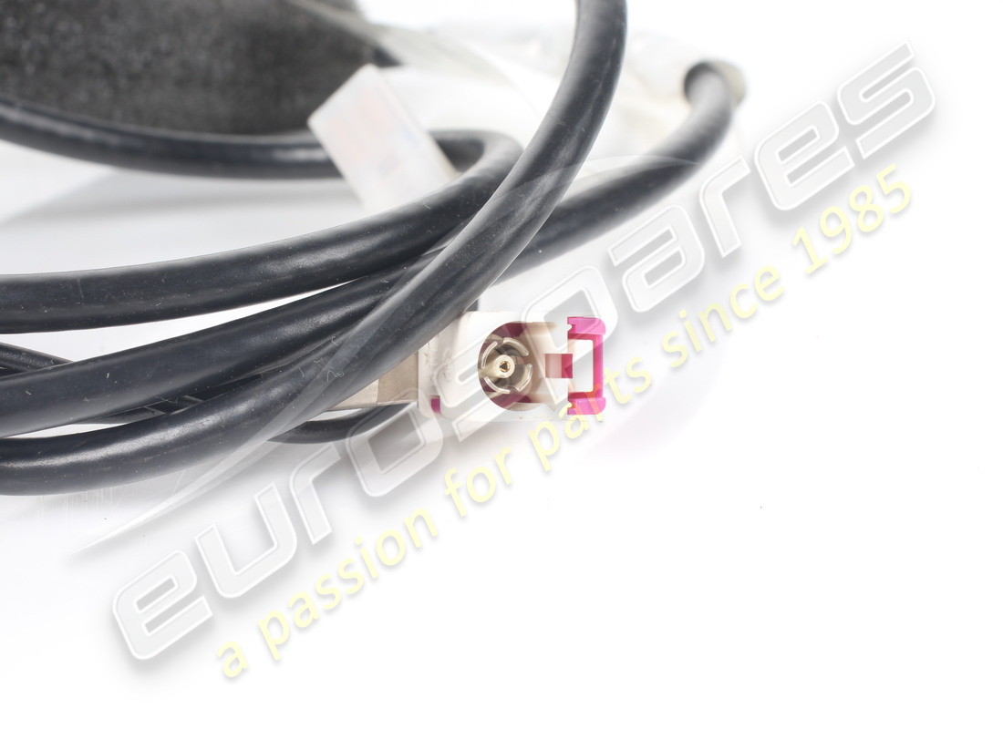 USED FERRARI PHANTOM BOX RADIO AM/FM CABL. PART NUMBER 277202 (4) used ferrari phantom box radio am/fm cabl. part number 277202 (4)