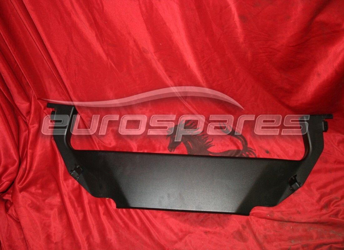 ESCUDO COSMÉTICO DEBAJO DE LA PANTALLA Ferrari USADO. NÚMERO DE PARTE 83055500 (1)