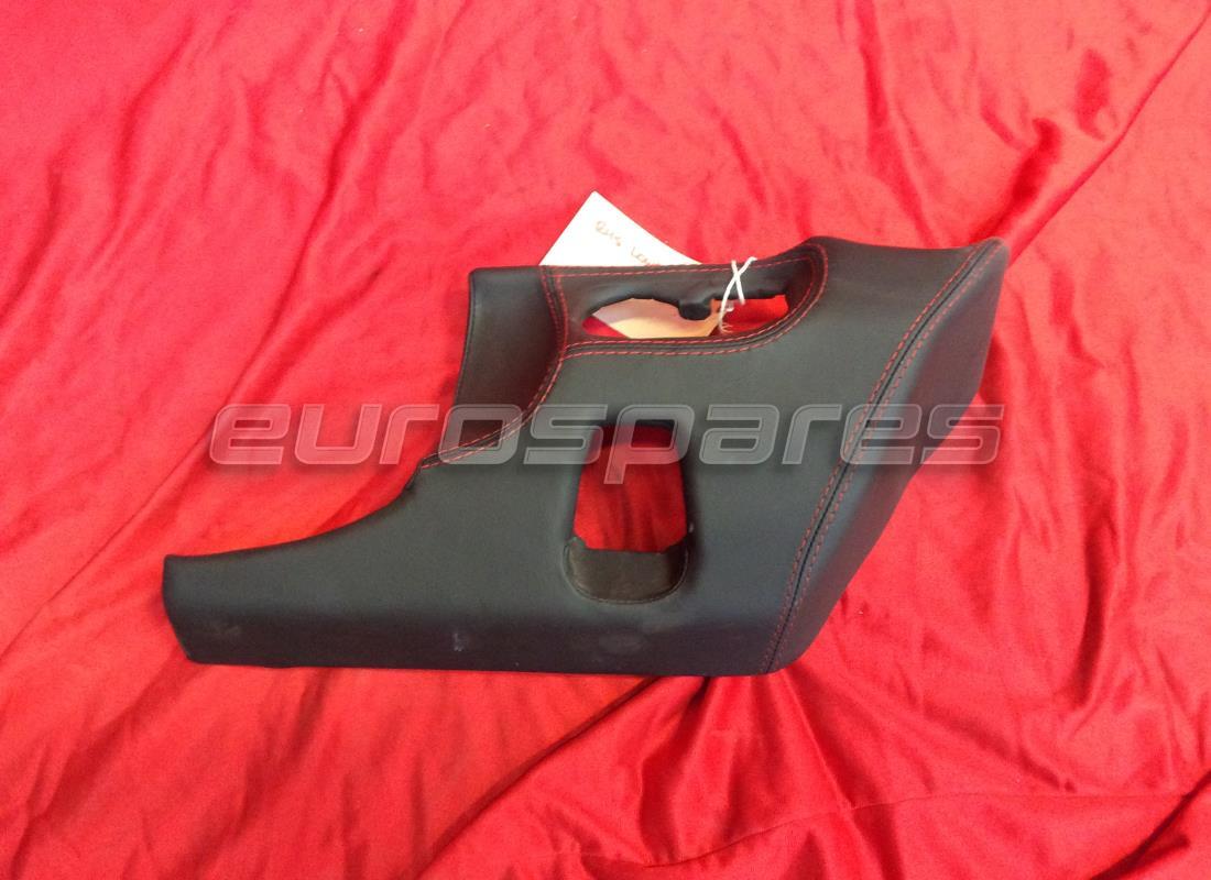 PANEL DERECHO INFERIOR Ferrari USADO. NÚMERO DE PIEZA 828155.. (1)