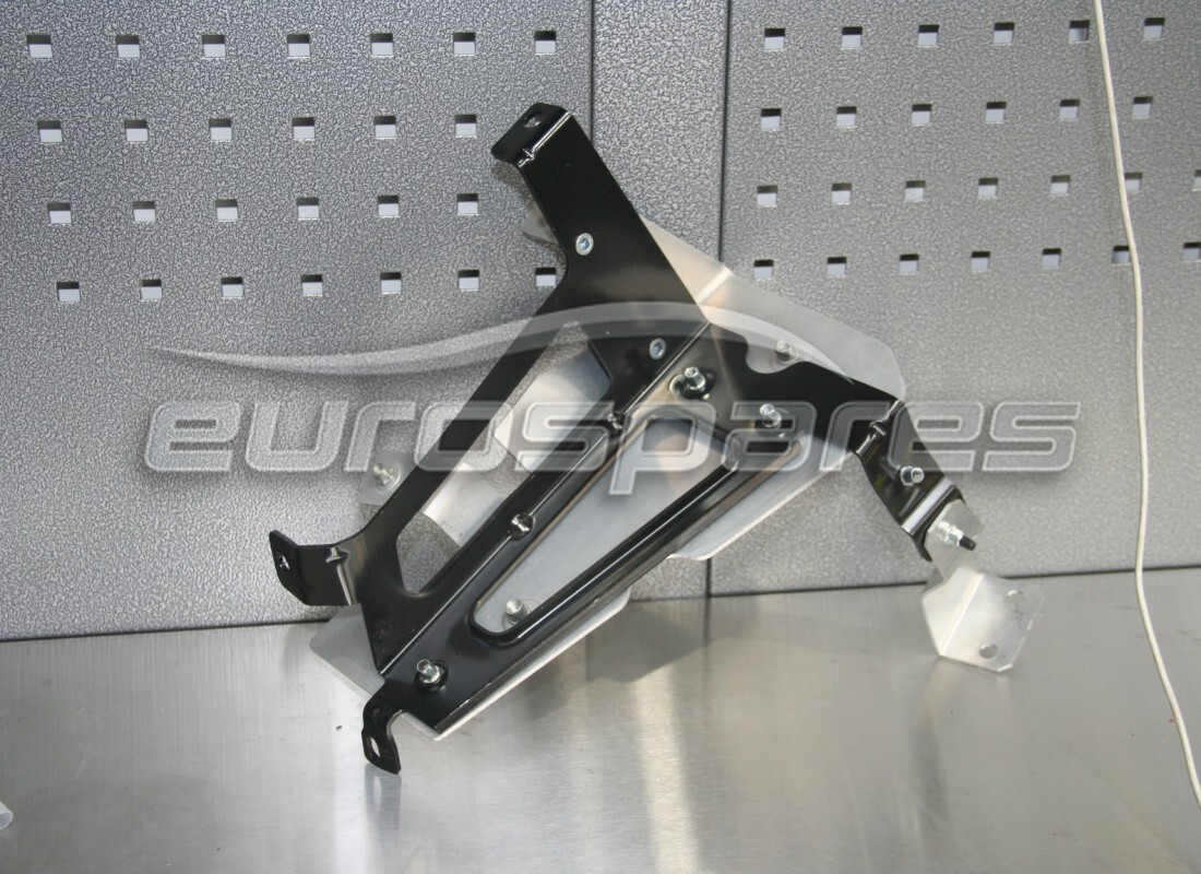 USED FERRARI BRACKET RHD . PART NUMBER 83123700 (1)