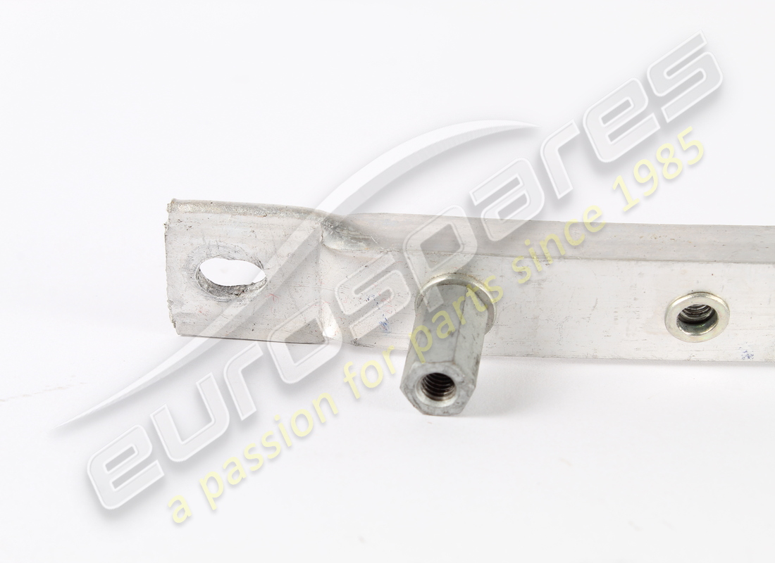 usado ferrari tubo de montaje del reposapiés delantero. número de pieza 82953800 (4)