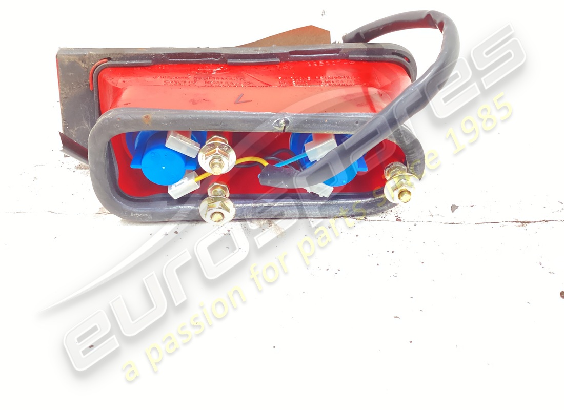 luz trasera izquierda móvil maserati usada 3983099. número de pieza 383100147 (2)