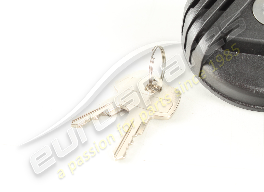 NUEVO TAPÓN DE LLENADO DE COMBUSTIBLE LAMBORGHINI Y LLAVE. NÚMERO DE PIEZA 006220985 (2) nuevo tapón de llenado de combustible lamborghini y llave. número de pieza 006220985 (2)