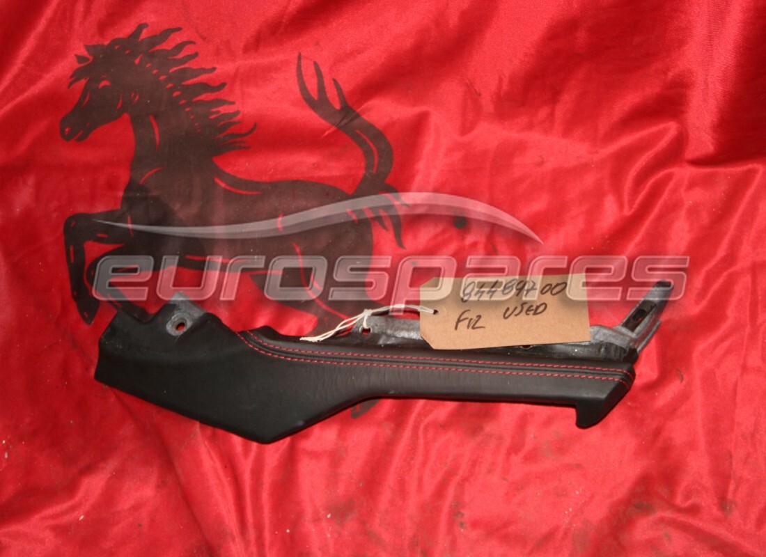EMBELLECEDOR DE VENTILACIÓN DE AIRE LATERAL IZQUIERDO Ferrari USADO. NÚMERO DE PARTE 84489700 (1)