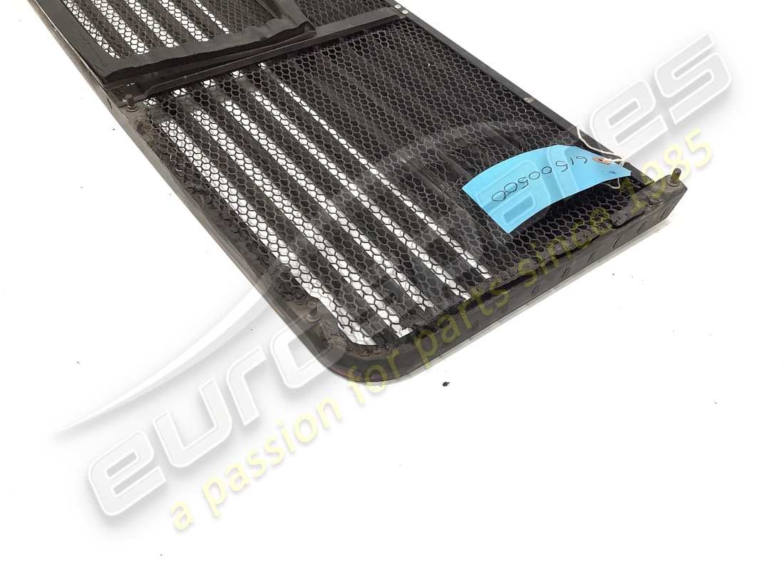 tapa de motor rejilla trasera ferrari usada. número de parte 61500500 (2)