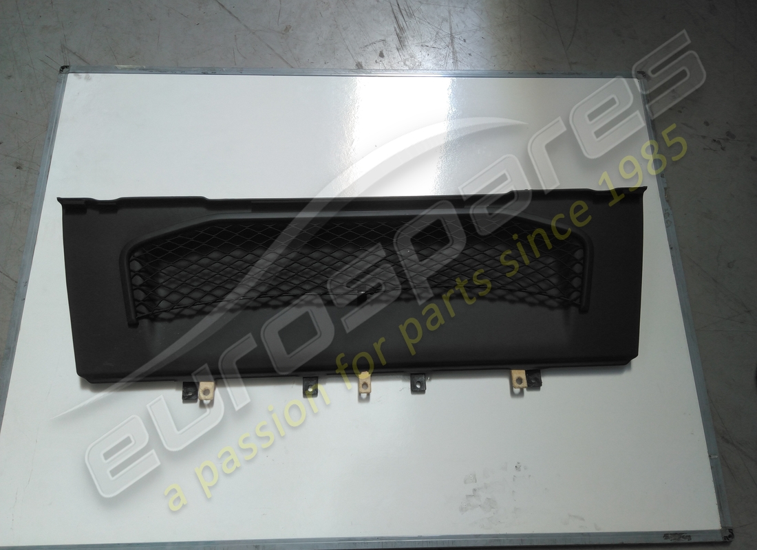 FORRO Lamborghini USADO, PANEL TRASERO. NÚMERO DE PARTE 4T8867477M (1)