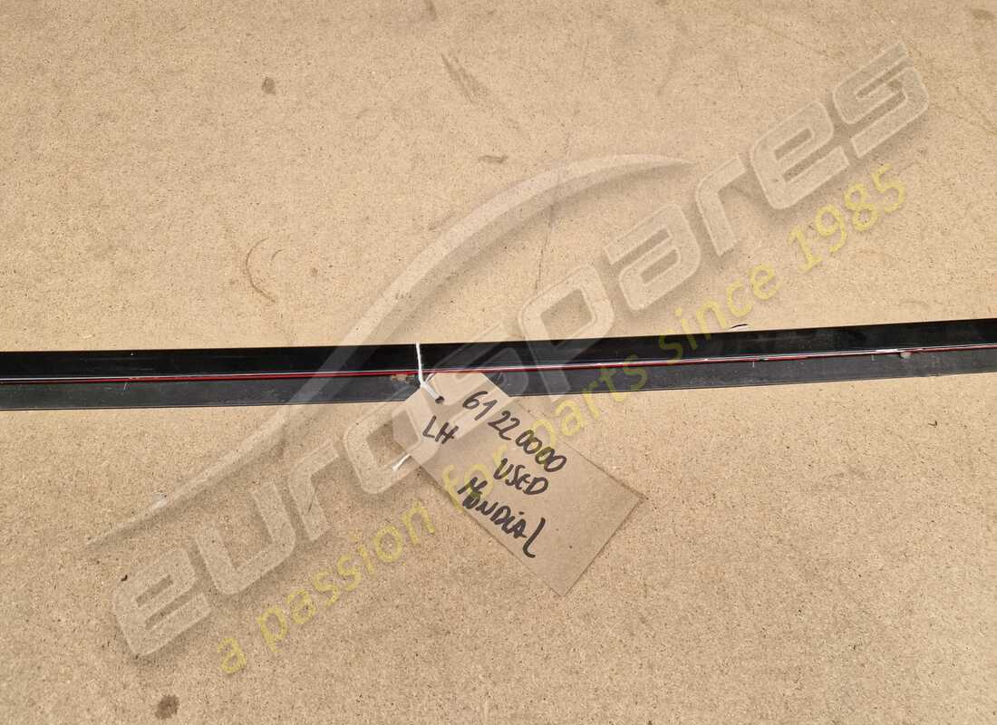 moldura de puerta izquierda ferrari usada. número de parte 61220000 (3)