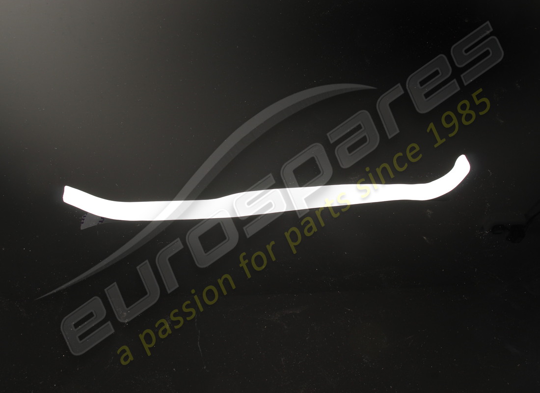 nueva tira adhesiva trasera derecha ferrari. número de pieza 82021900 (1)