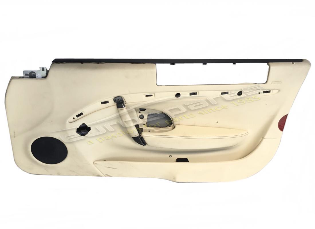 MOLDURA DEL PANEL DE PUERTA DERECHO COMPLETA Maserati USADA. NÚMERO DE PARTE 981601802 (1)