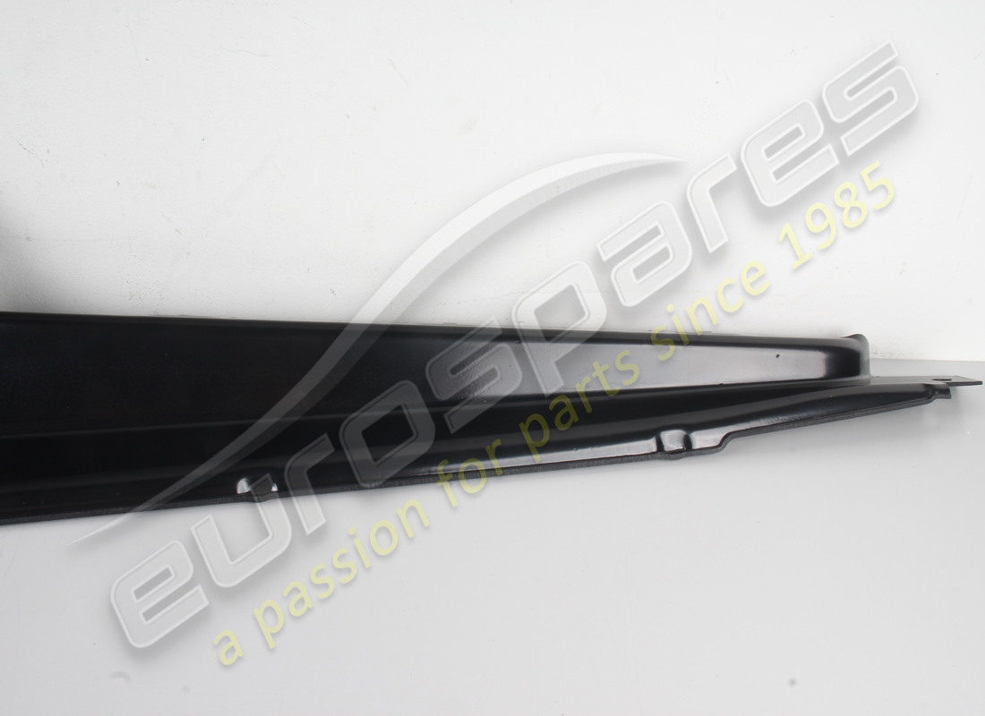 nueva cubierta del bahía del motor lamborghini. número de parte 07l103723e (3)