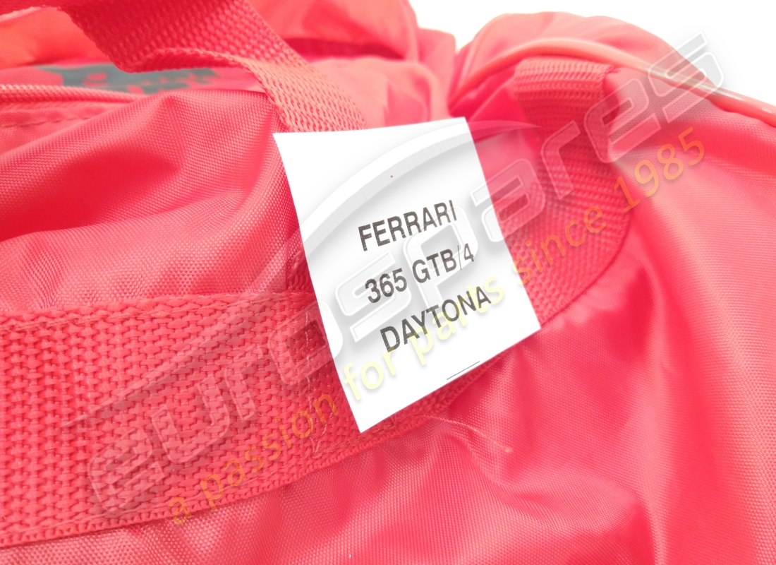 nueva ferrari cubierta de coche roja instalada 365 gtb4. número de parte 95991908 (3)