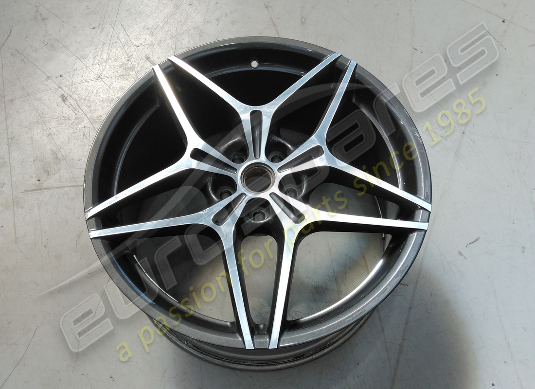 usada ferrari rueda trasera 20 pulgadas. número de parte 303335 (1)