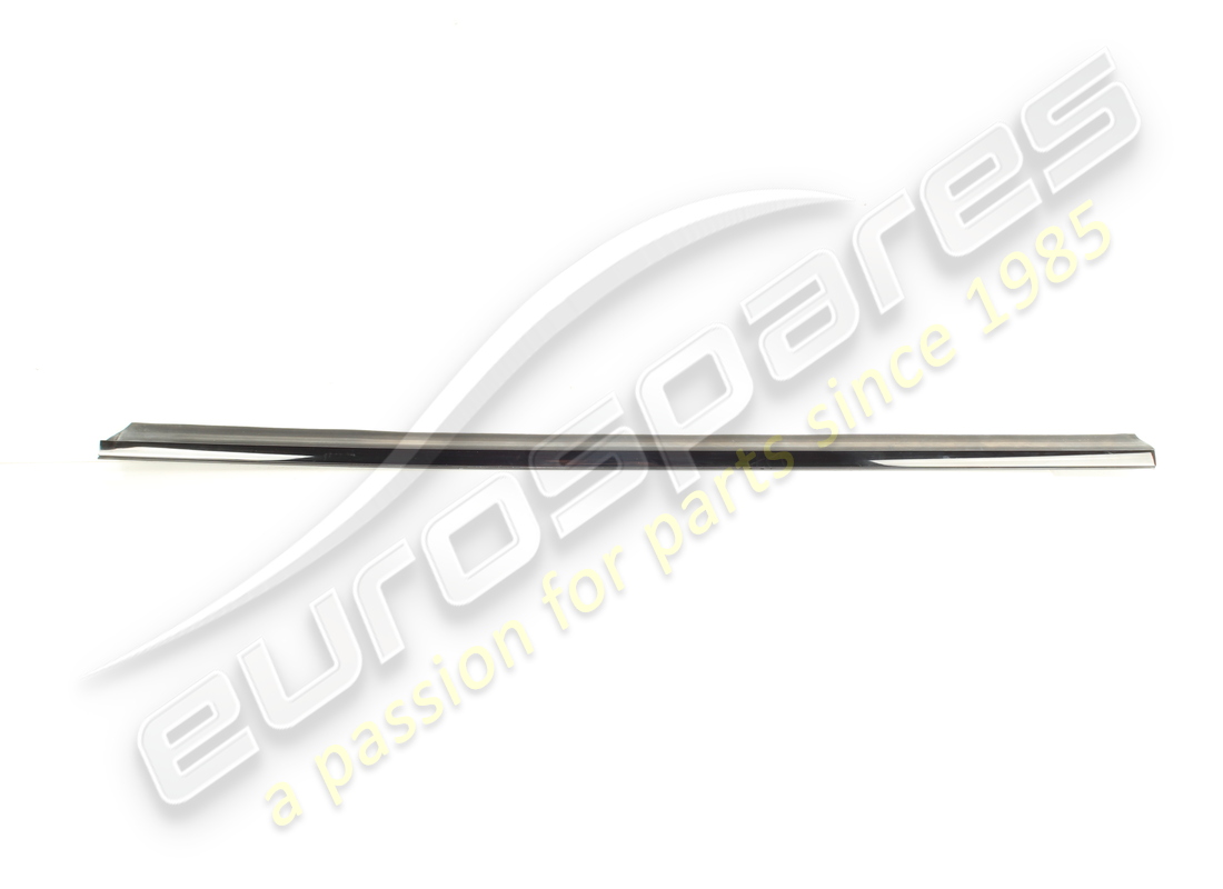 USADO Maserati RASCADOR DE VIDRIO EXTERIOR IZQUIERDO. NÚMERO DE PIEZA 82076100 (1)