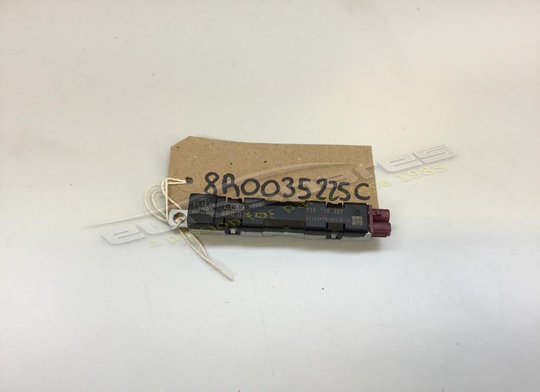 AMPLIFICADOR DE ANTENA Lamborghini USADO. NÚMERO DE PARTE 8R0035225C (1)