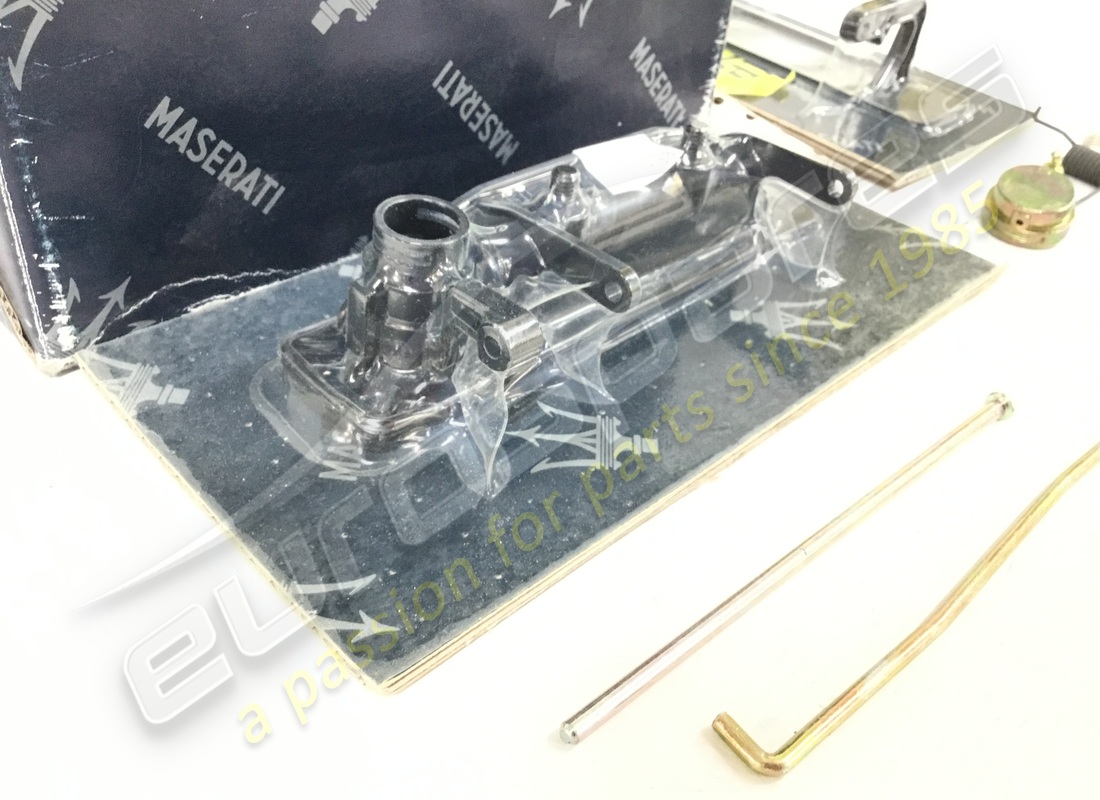 nuevo maserati manejador. número de parte 374580022 (3)