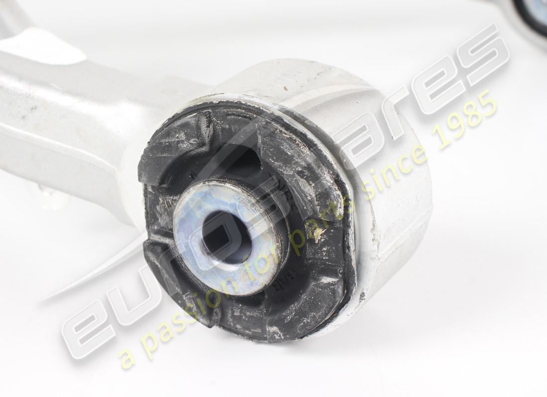 NUEVA PALANCA SUPERIOR DELANTERA DERECHA MASERATI. NÚMERO DE PARTE 670031994 (5) nueva palanca superior delantera derecha maserati. número de parte 670031994 (5)