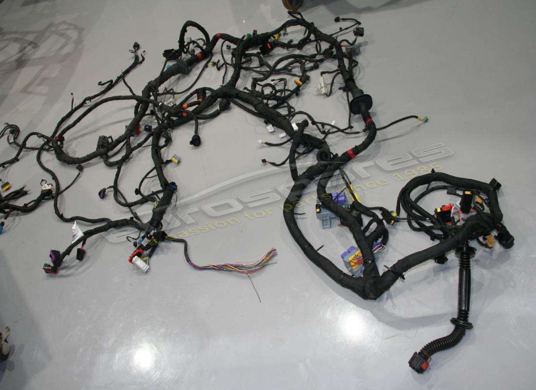 CABLE TRASERO Ferrari USADO. NÚMERO DE PARTE 297229 (1)