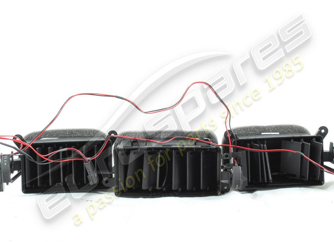 nuevo kit maserati de ventilaciones + cable. número de pieza 673001090 (3)