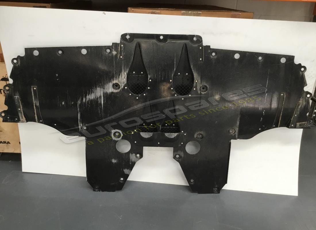PROTECCIÓN DE BAJOS DELANTERA Ferrari USADA. NÚMERO DE PARTE 84154500 (1)