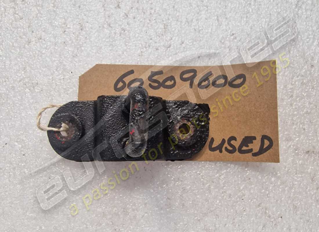 PLACA DE RECOGIDA Ferrari USADA. NÚMERO DE PARTE 60509600 (1)