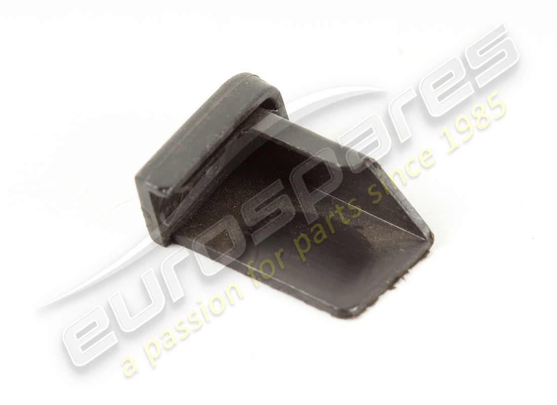 NUEVA MASERATI PESTAÑA DE PLÁSTICO. NÚMERO DE PARTE 327720322 (2) nueva maserati pestaña de plástico. número de parte 327720322 (2)