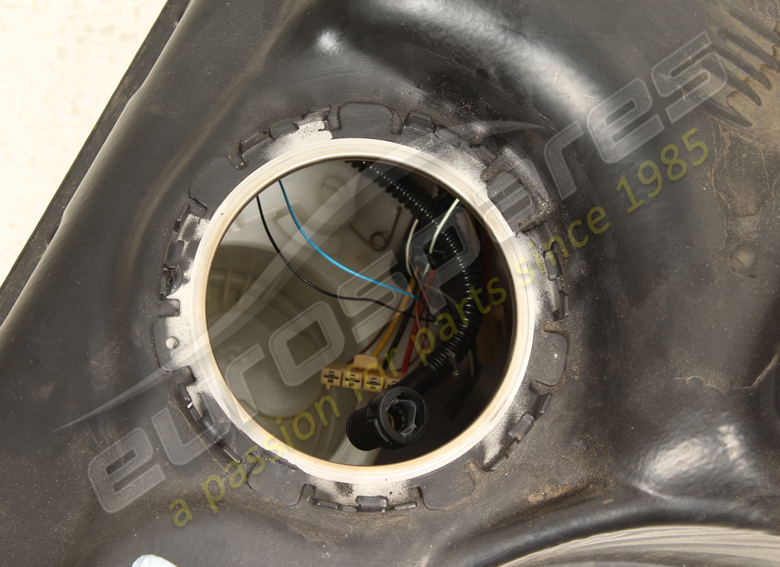 usado lamborghini tanque de combustible con accesorios número de pieza 4t8201022g
