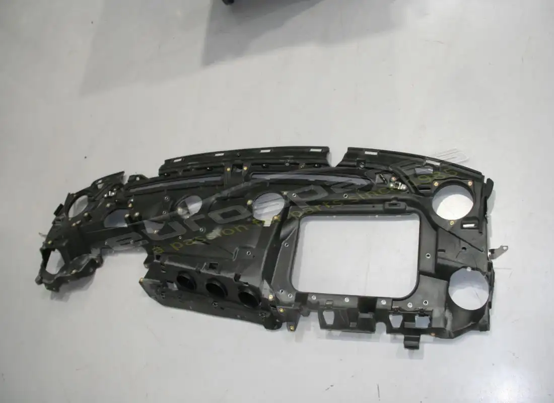 SUBESTRUCTURA DEL TABLERO Ferrari USADA. NÚMERO DE PARTE 85106700 (1)