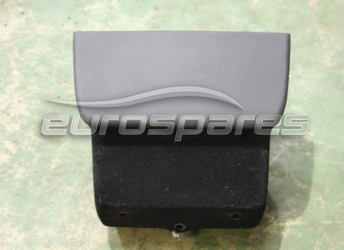 PANEL FRONTAL DE LA GUANTERA Ferrari USADO. NÚMERO DE PIEZA 659030.. (1)