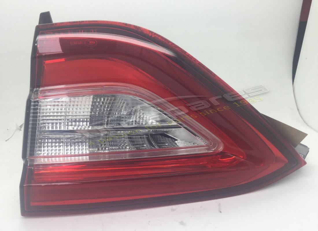 luz trasera móvil derecha usada maserati. número de pieza 670100869 (1)