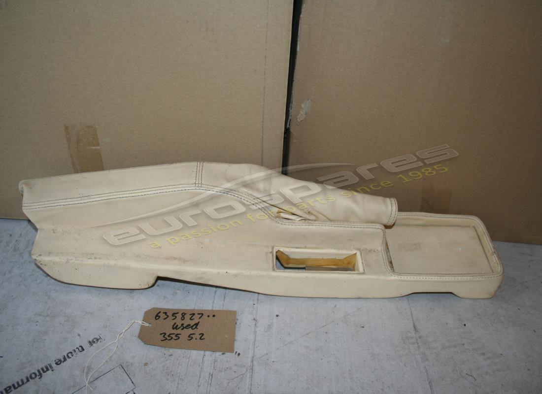 CONSOLA DE FRENO DE MANO CUBIERTA Ferrari USADA. NÚMERO DE PIEZA 635827.. (1)