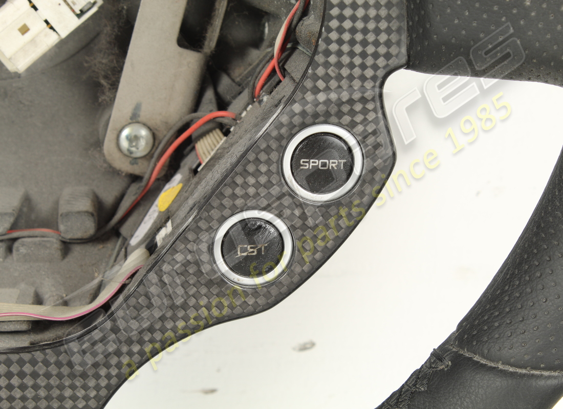 VOLANTE FERRARI USADO. NÚMERO DE PARTE 69455100 (4) volante ferrari usado. número de parte 69455100 (4)