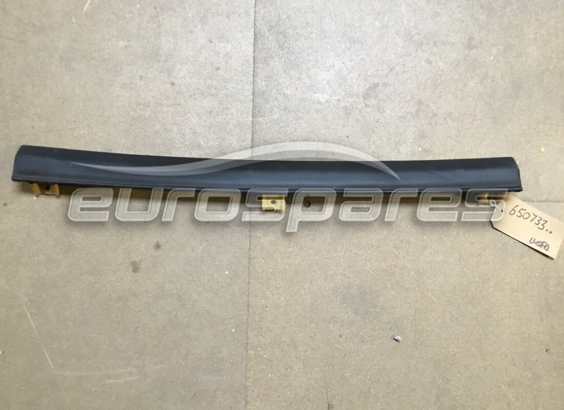 TRAVESAÑO SUPERIOR DE LÚNEA TRASERA Ferrari USADO. NÚMERO DE PIEZA 650733.. (1)